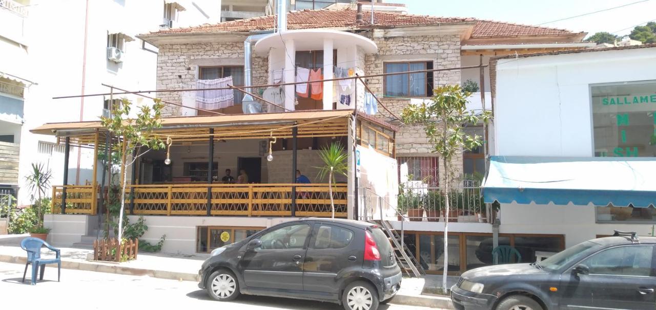 Isufi Guest Houses Sarandë エクステリア 写真